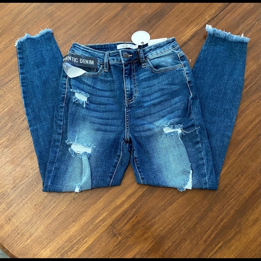NWT CELLO JEANS SIZE 5/27